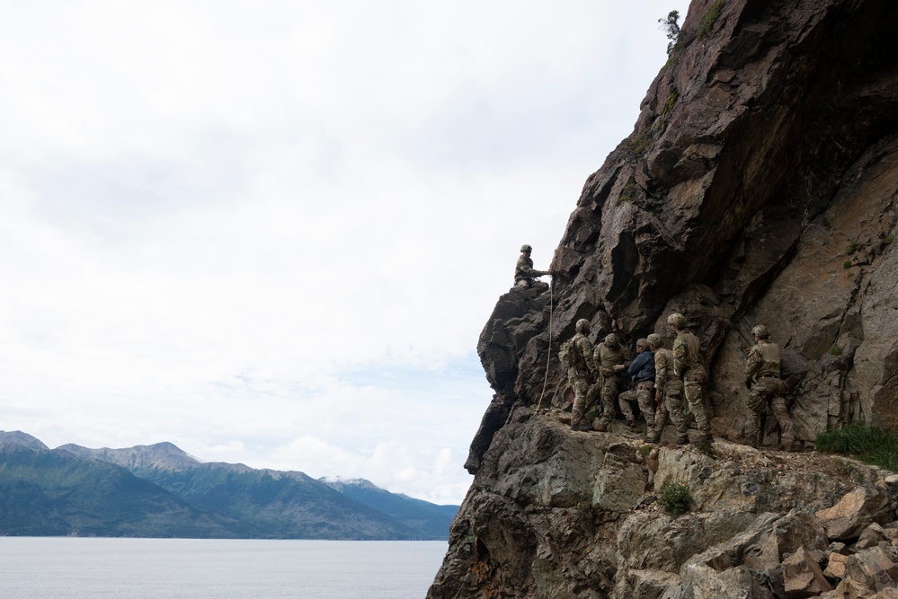 3rd ASOS TACPs conduct mountaineering training in Alaska