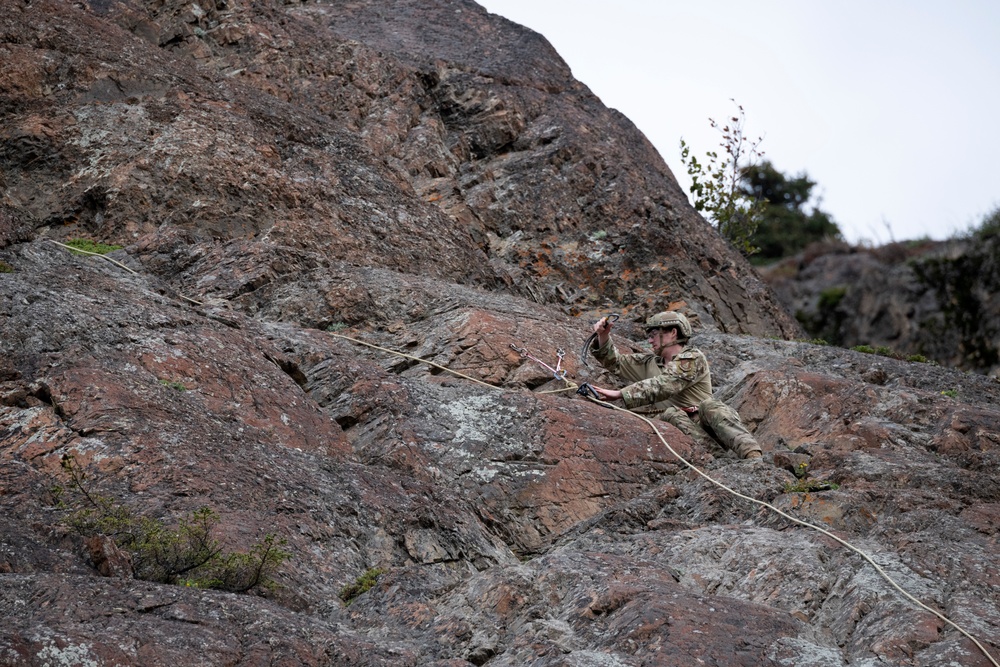 3rd ASOS TACPs conduct mountaineering training in Alaska