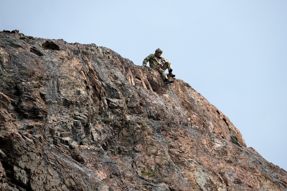 3rd ASOS TACPs conduct mountaineering training in Alaska