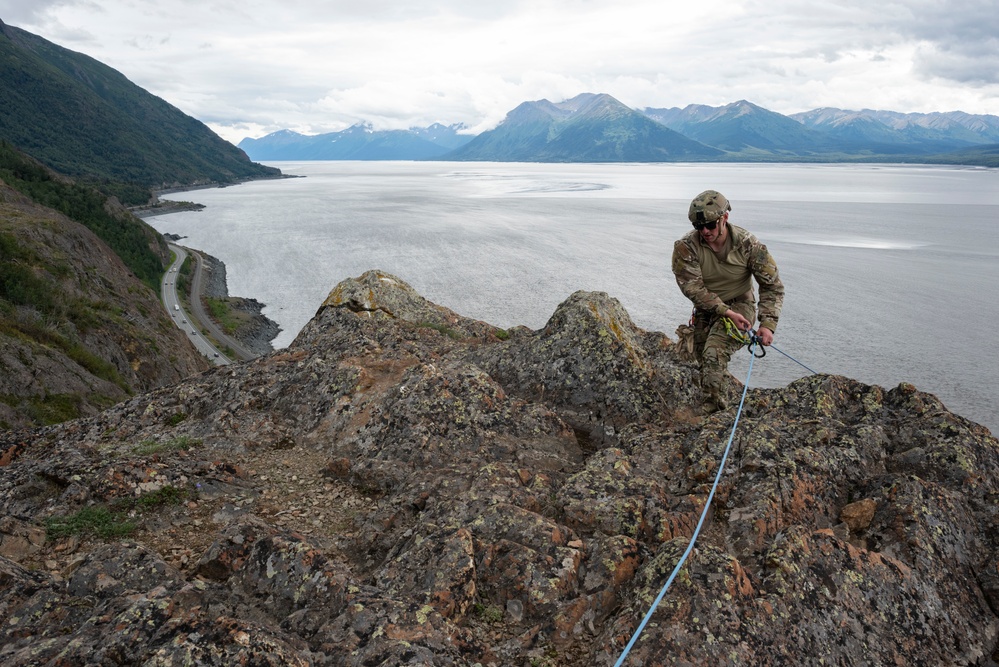3rd ASOS TACPs conduct mountaineering training in Alaska
