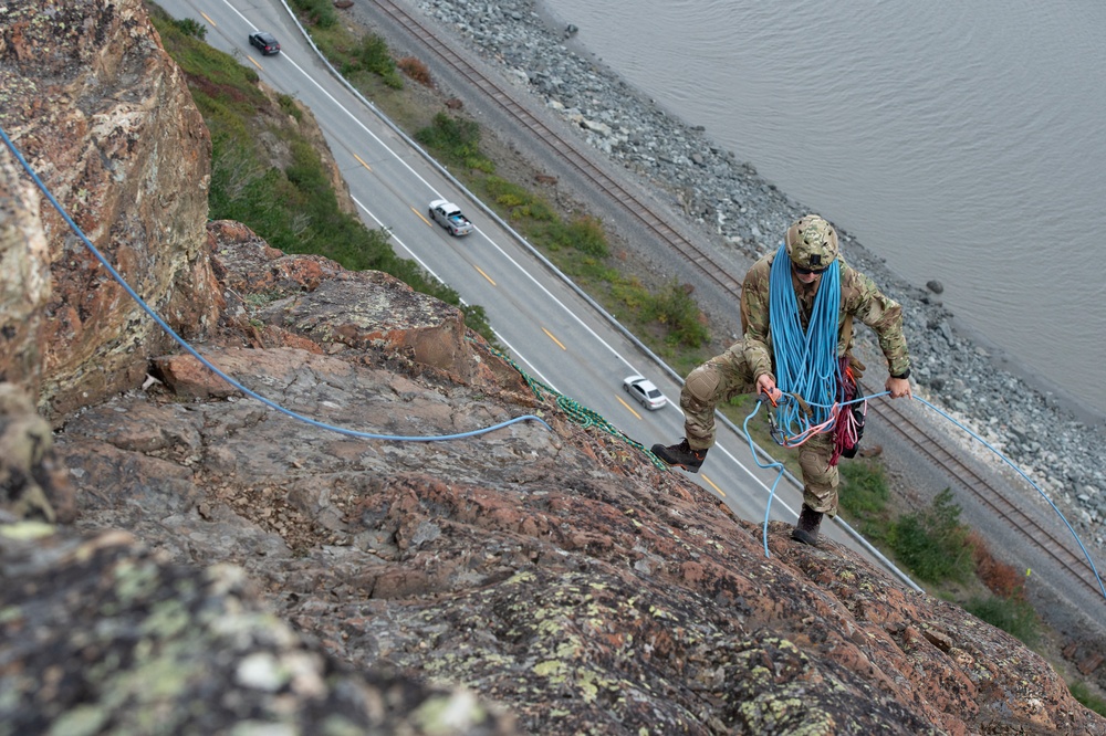 3rd ASOS TACPs conduct mountaineering training in Alaska
