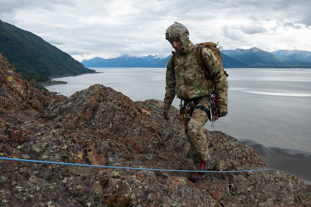 3rd ASOS TACPs conduct mountaineering training in Alaska