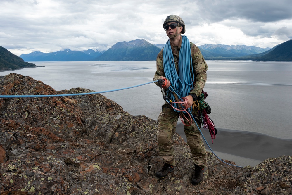 3rd ASOS TACPs conduct mountaineering training in Alaska