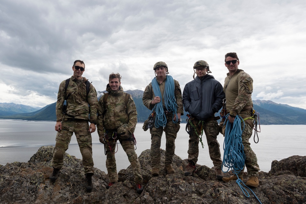 3rd ASOS TACPs conduct mountaineering training in Alaska