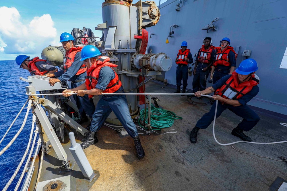 USS Higgins Conducts Small Boat Operation