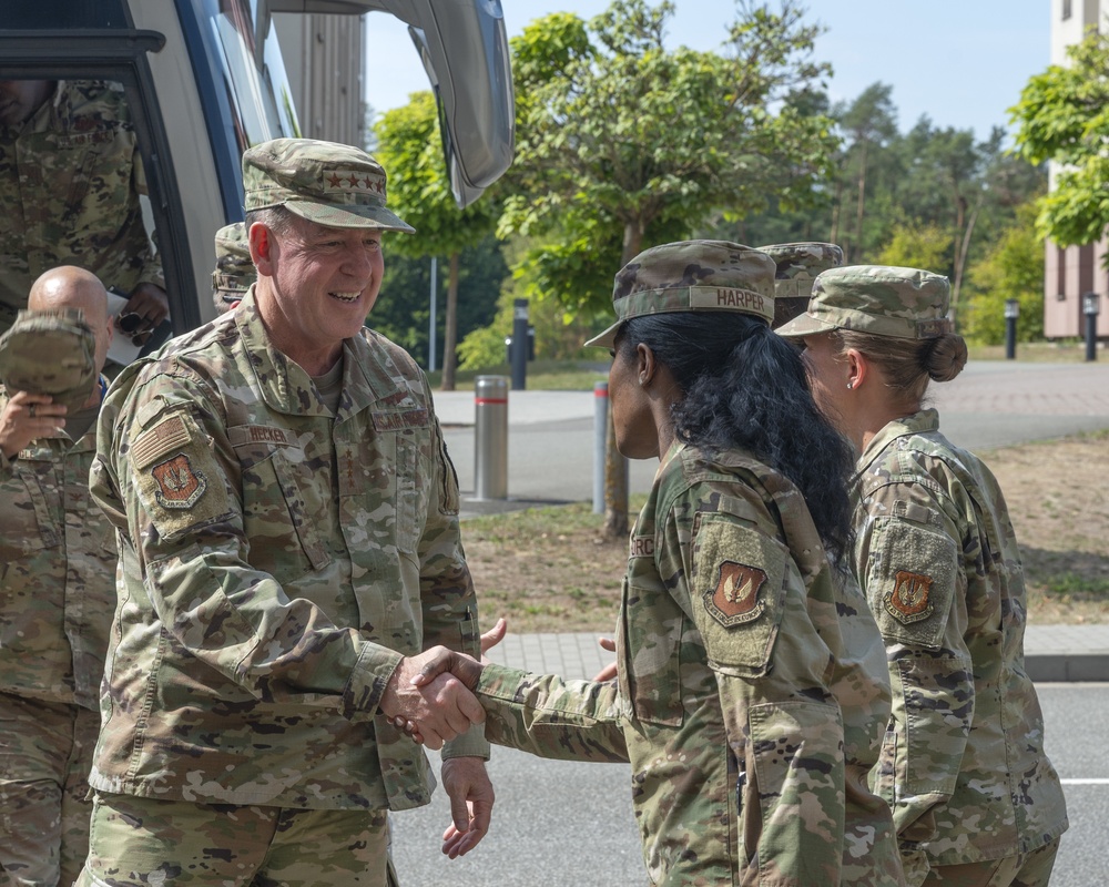 USAFE-USAFRICA commander visits 86 AW