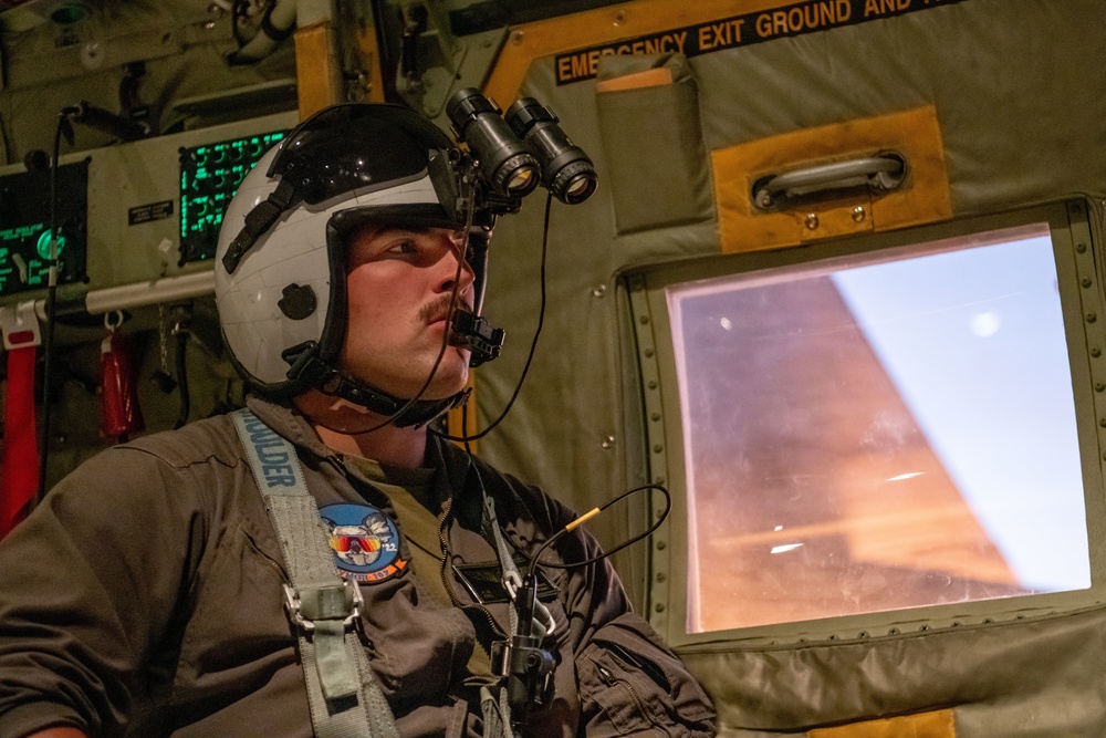 VMGR-152 and VMM-268 conducts aerial refueling during Exercise Pitch Black 22