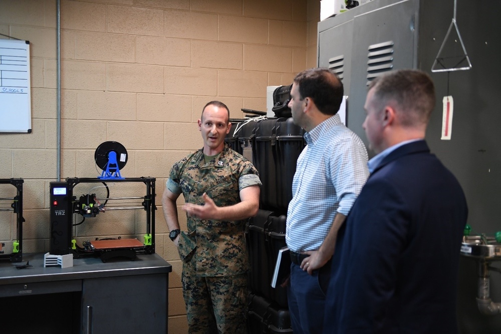 Sen. Kirsten E. Gillibrand Staff Members visit MIU and MAG-49 Det B