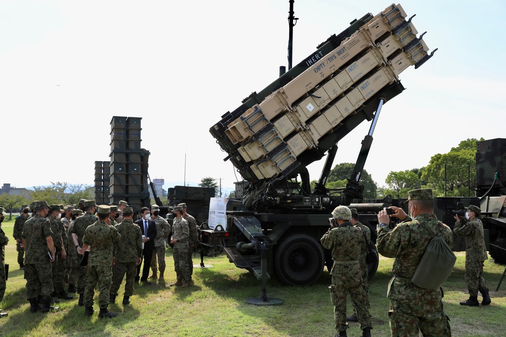 JGSDF Western Army Commander Visits Bilateral Air Defense Training During Orient Shield 22