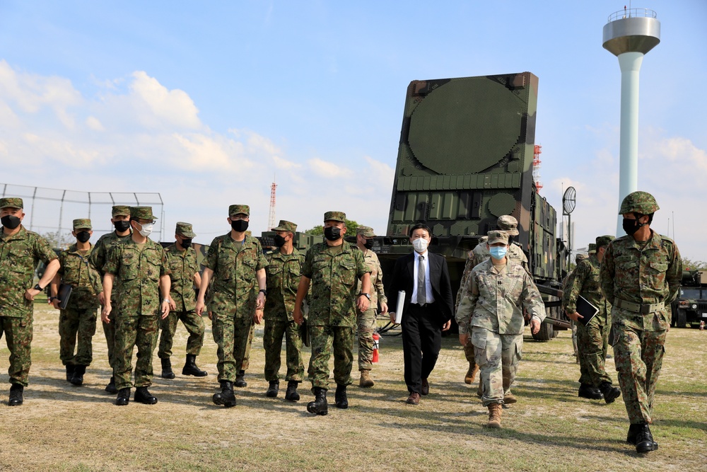 JGSDF Western Army Commander Visits Bilateral Air Defense Training During Orient Shield 22