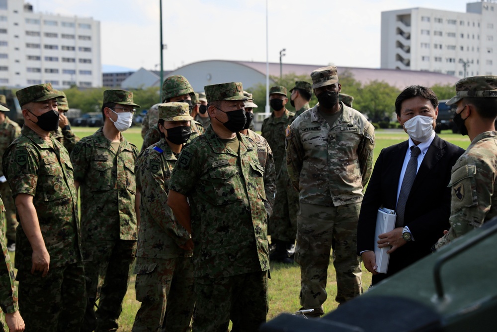 JGSDF Western Army Commander Visits Bilateral Air Defense Training During Orient Shield 22