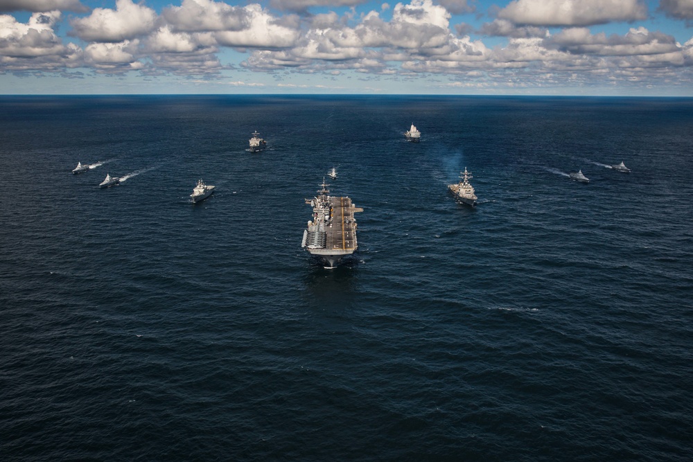 Kearsarge ARG Conducts Maneuvering Exercise with Swedish Navy