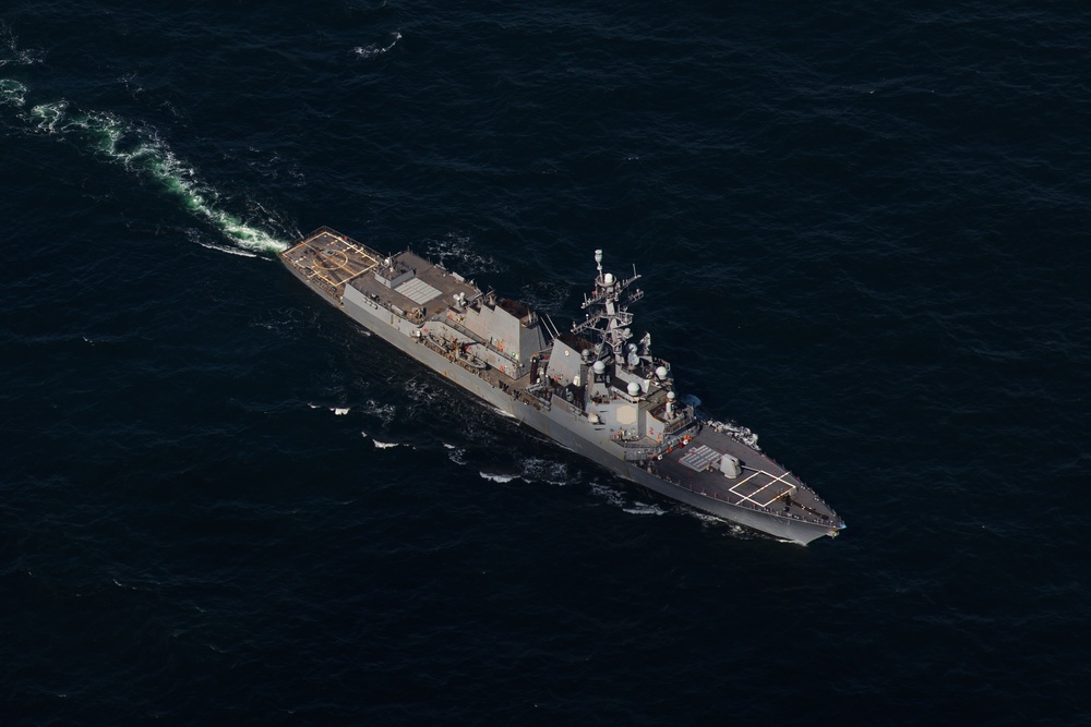 Kearsarge ARG Conducts Maneuvering Exercise with Swedish Navy