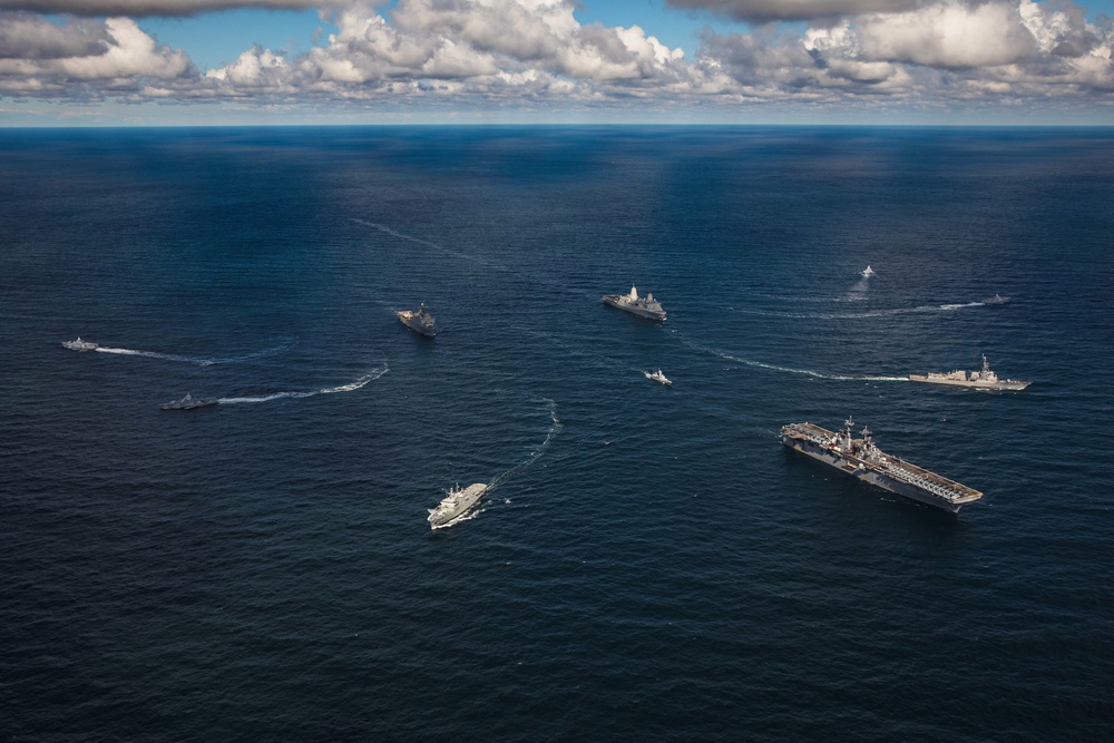 Kearsarge ARG Conducts Maneuvering Exercise with Swedish Navy