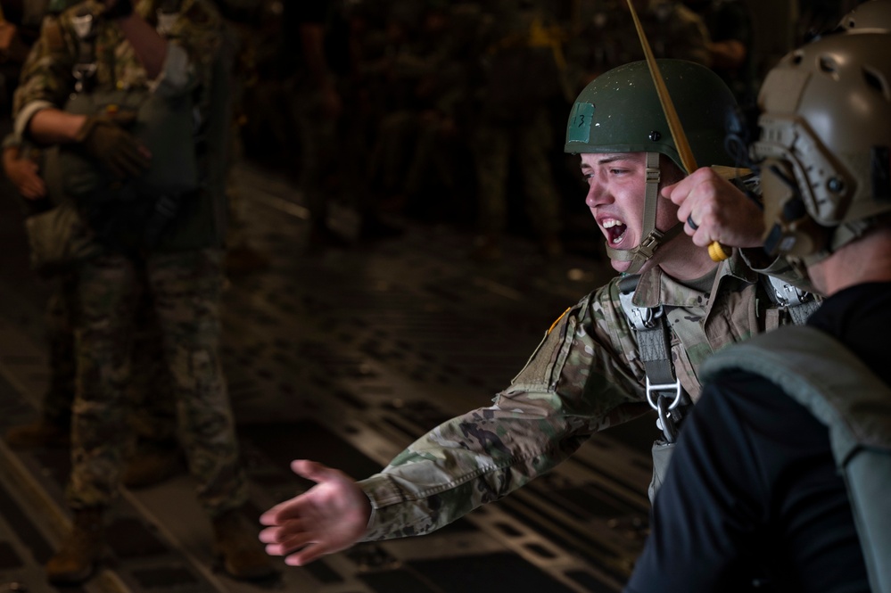 Members of Jumpmaster School Class 007-22 Conducts Final PWAC Test