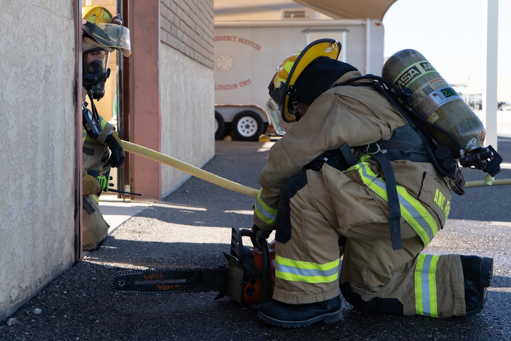Firefighters gain critical skills in Arizona