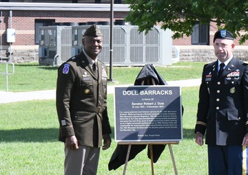 Dole Barracks memorialization at Fort Drum honors late U.S. senator, 10th Mountain Division war veteran
