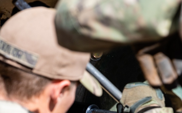 1/68 AR conducts after operations maintenance