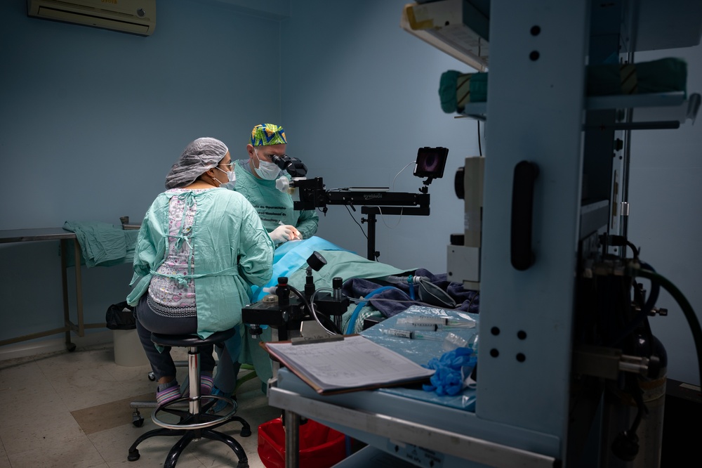 During HEART 22 U.S. and Guatemalan Ophthalmologist Save The Sight of a Young Guatemalan Child