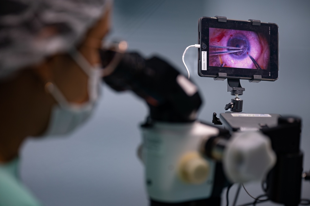 During HEART 22 U.S. and Guatemalan Ophthalmologist Save The Sight of a Young Guatemalan Child