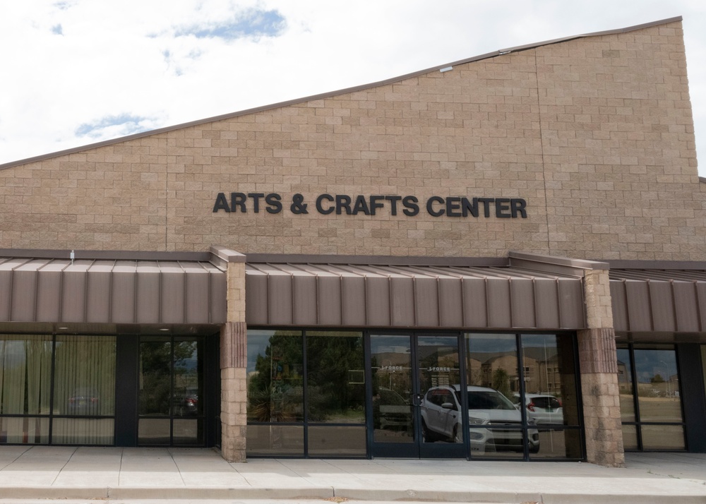 Holloman Arts and Crafts Center hosts new classes, events