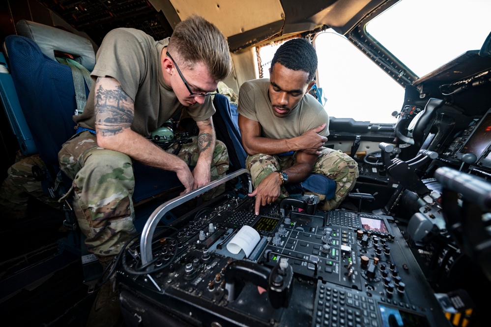 Airmen train, deliver humanitarian aid to Honduras