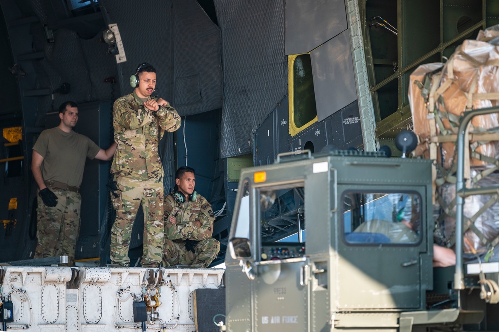 Airmen train, deliver humanitarian aid to Honduras