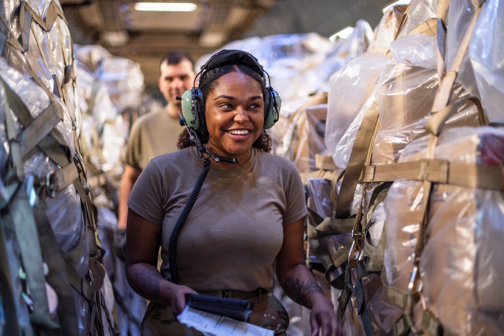 Airmen train, deliver humanitarian aid to Honduras