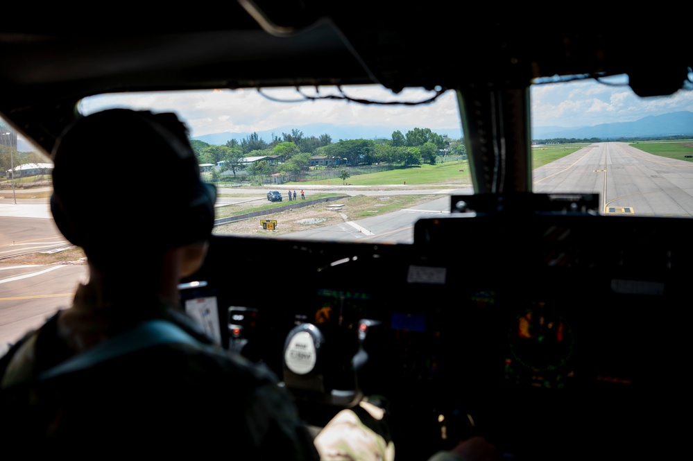 Airmen train, deliver humanitarian aid to Honduras