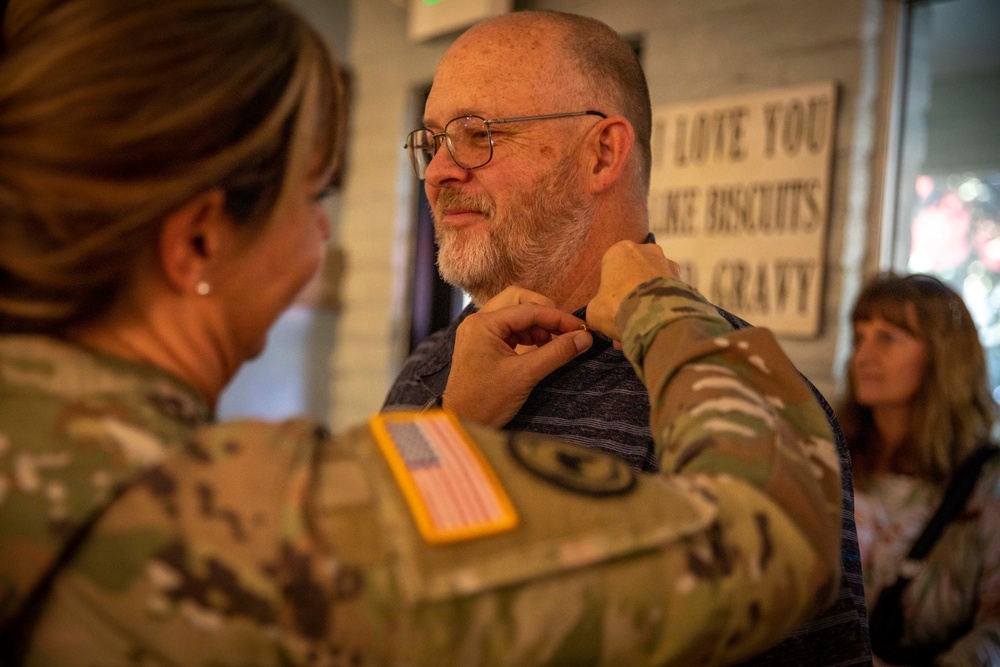 ESGR “Patriotic Employer” Award presented to GE Healthcare supervisor