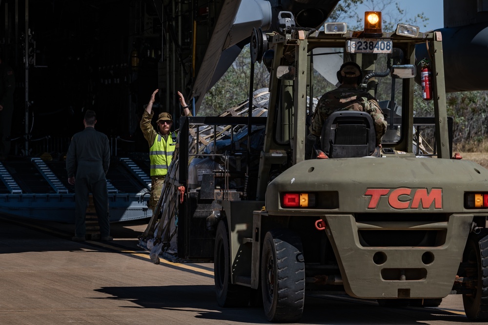 U.S. Air Force Airmen depart RAAF Base Curtin