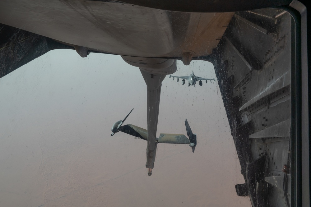 908th EARS fuels 79th EFS over CENTCOM AOR