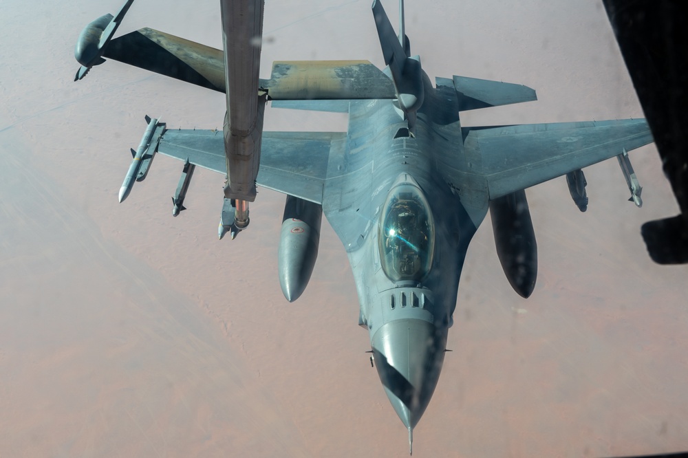 908th EARS fuels 79th EFS over CENTCOM AOR