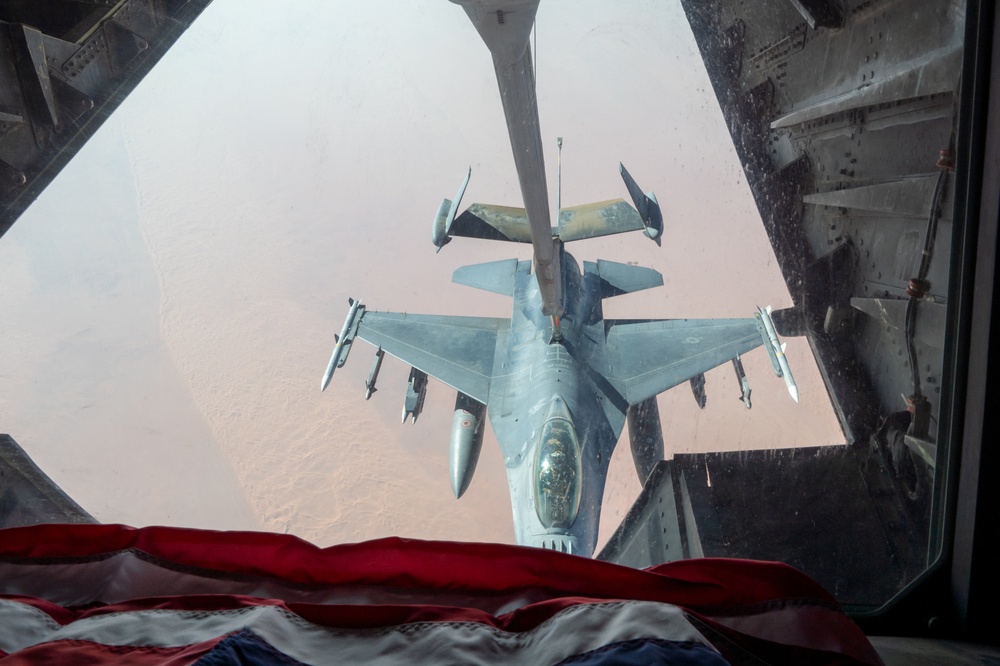 908th EARS fuels 79th EFS over CENTCOM AOR