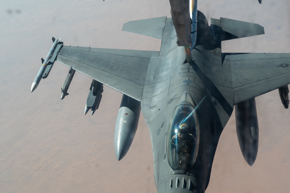 908th EARS fuels 79th EFS over CENTCOM AOR