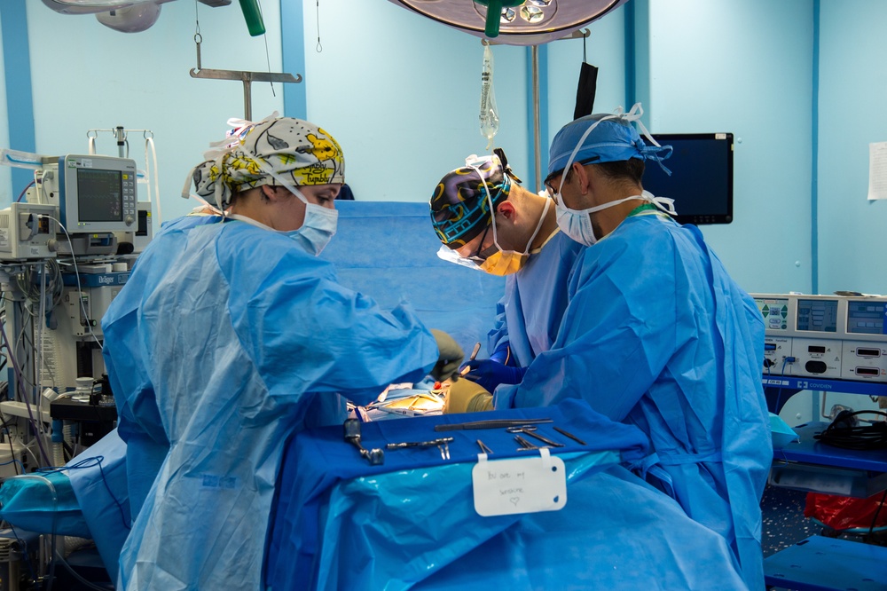 Pacific Partnership 2022 performs hernia surgery aboard USNS Mercy (T-AH 19)