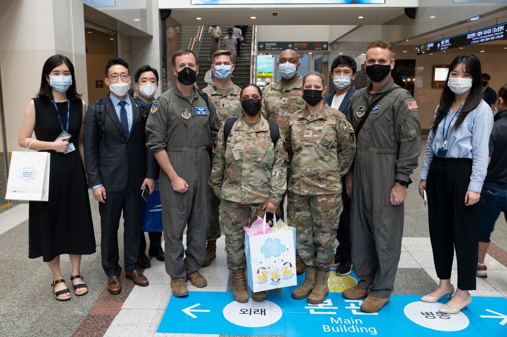 U.S. Air Force Family and Samsung Seoul Hospital Celebrate Discharge of Triplets From NICU