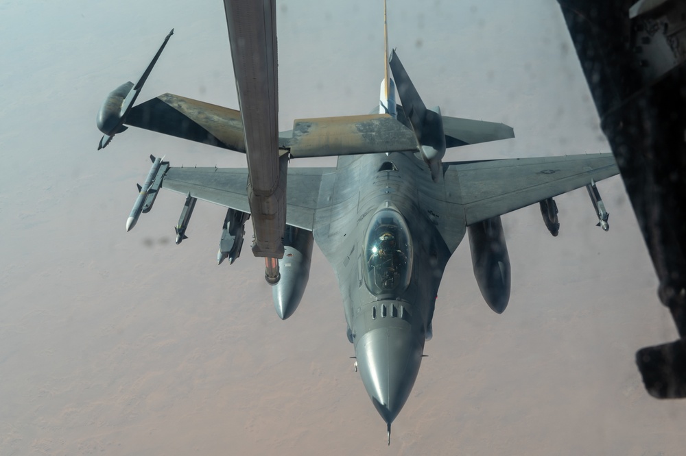 908th EARS fuels 79th EFS over CENTCOM AOR