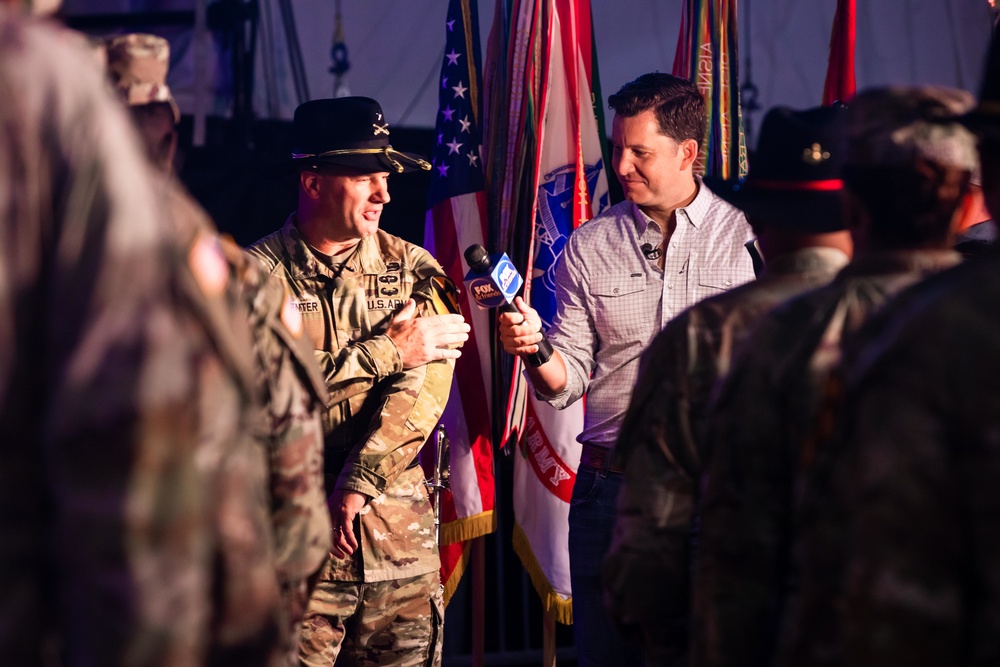 Fort Hood Soldiers reenlist live on Fox and Friends