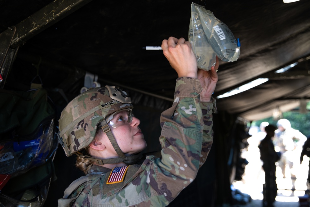 Army Guard and Reserve Soldiers Train to Become Combat Medics