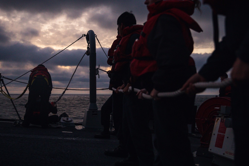 USS Paul Ignatius (DDG 117) Respond to Man Overboard Drill