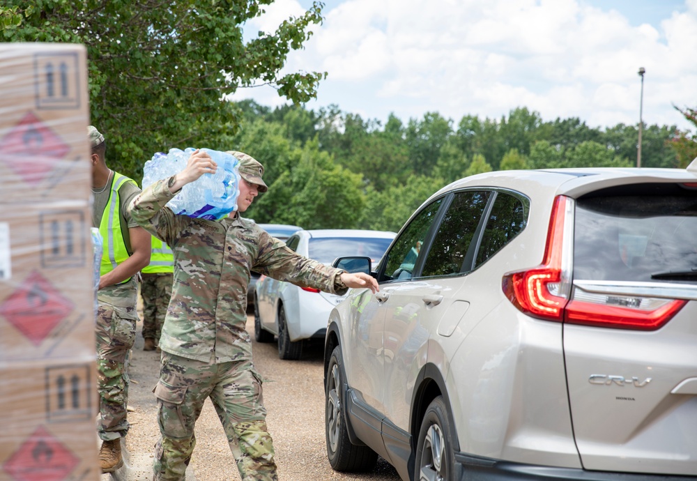 MSNG at Northwest Jackson Middle School assist with Water in Jackson