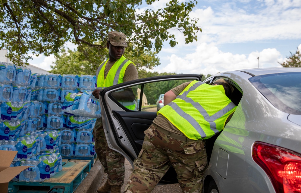 MSNG at Northwest Jackson Middle School assist with Water in Jackson