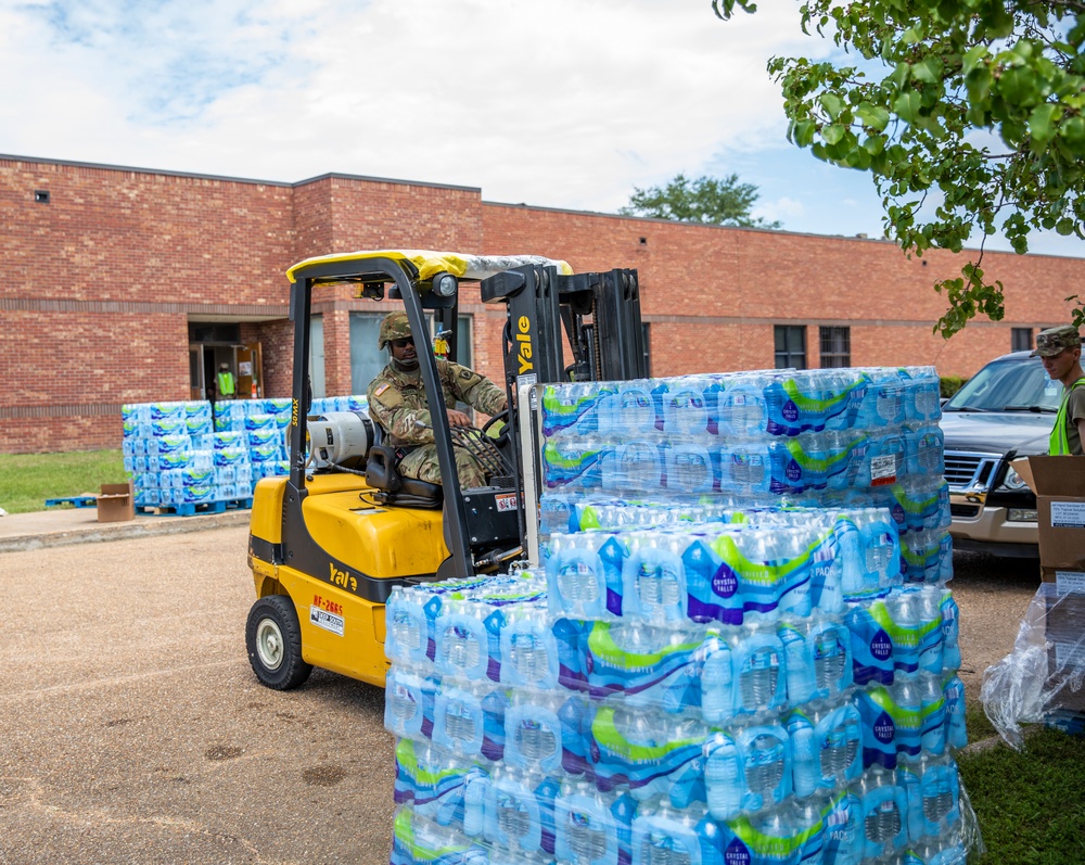 MSNG at Northwest Jackson Middle School assist with Water in Jackson