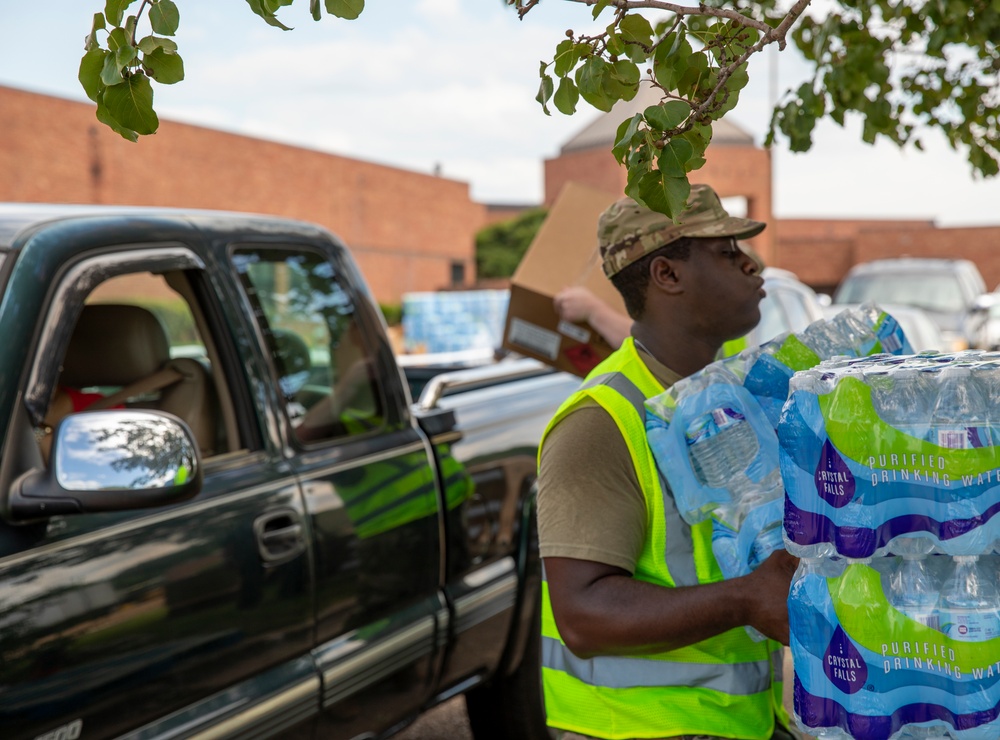 MSNG at Northwest Jackson Middle School assist with Water in Jackson