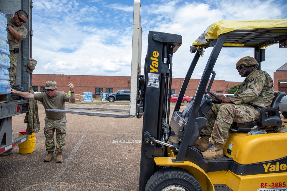 MSNG at Northwest Jackson Middle School assist with Water in Jackson