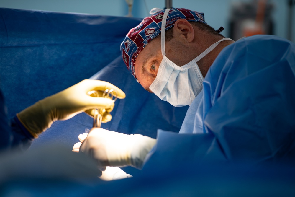 Pacific Partnership 2022 Medical Personnel Perform Surgery aboard Mercy