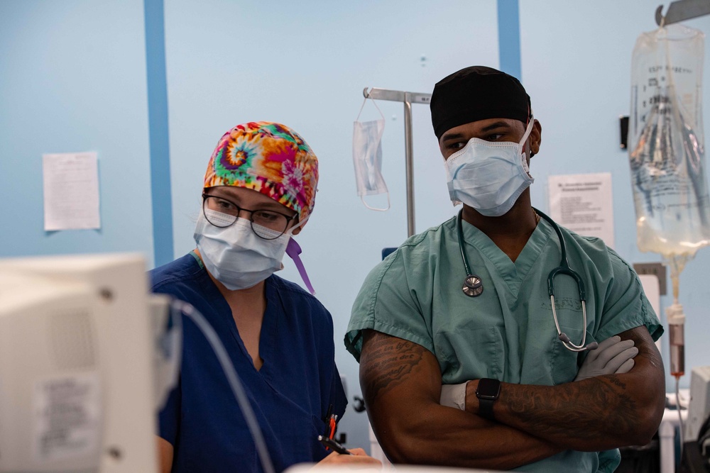 Pacific Partnership 2022 Medical Personnel Perform Surgery aboard Mercy