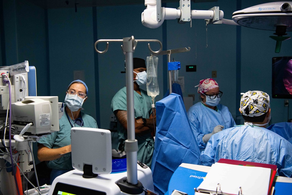 Pacific Partnership 2022 Medical Personnel Perform Surgery aboard Mercy