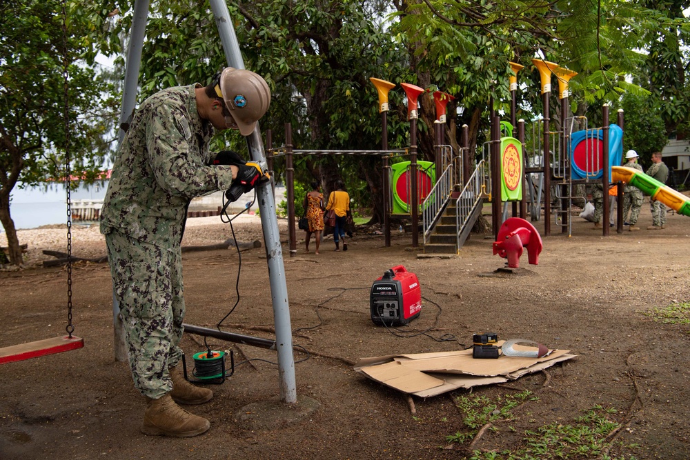 Pacific Partnership 2022 Personnel and Solomon Islands’ Locals Renovate Rove Children’s Park